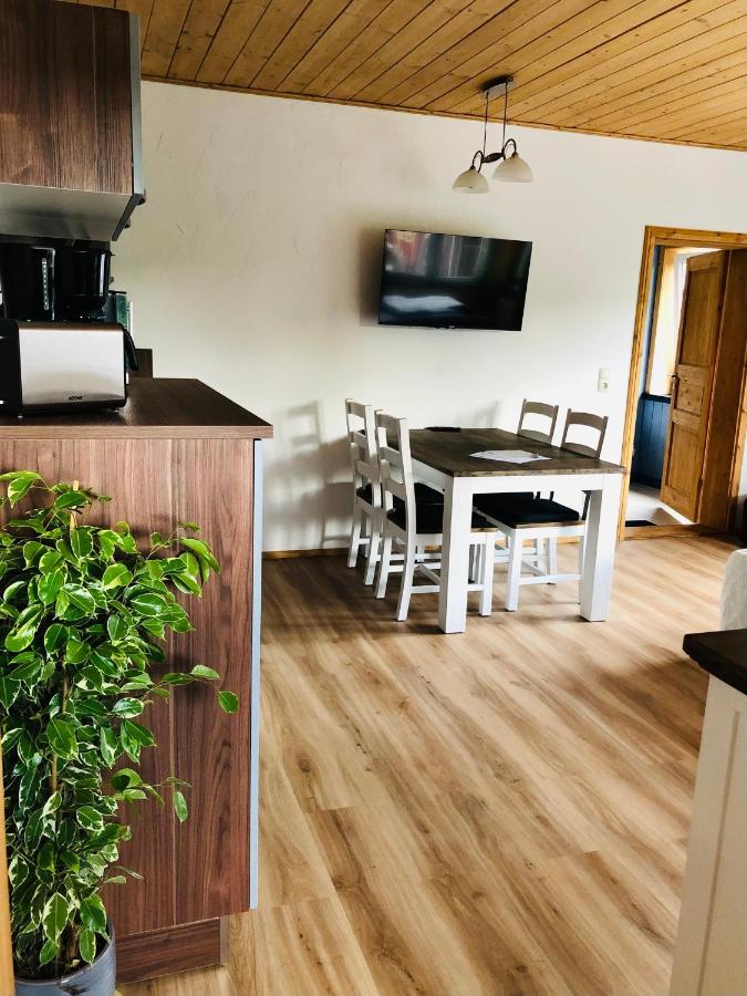 Ruhige Ferienwohnung direkt am Rennsteig Neuhaus am Rennweg Exterior foto